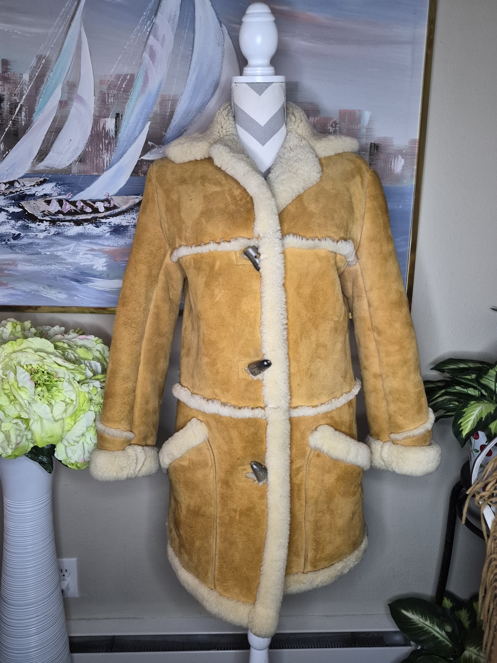 Vintage Women's Tan Teddy Shearling Coat with Cream Trim